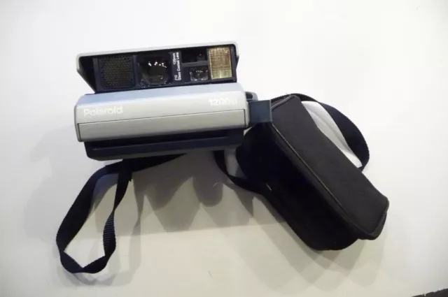 Polaroid 1200si mit Nahlinse F112 im Etui Sofortbildkamera Instant camera, 