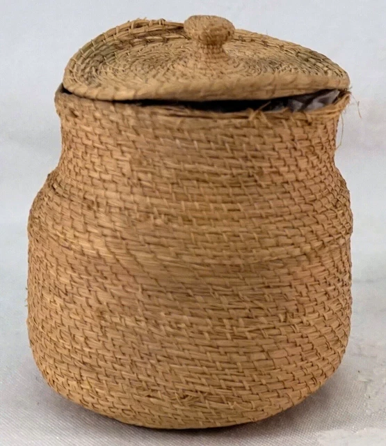 Vintage Pacific Northwest Native Made Tightly Woven Small Covered Basket