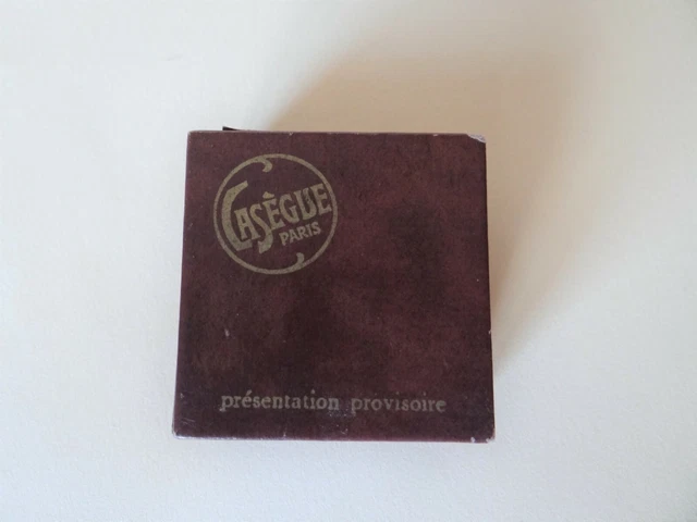 Ancienne boite d'attache en aluminium UMCO 103A avec leurres