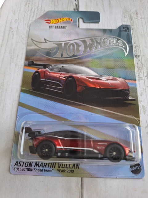 Hot Wheels '17 Pagani Huayra Roadster fehér kisautó 1/64 - Mattel