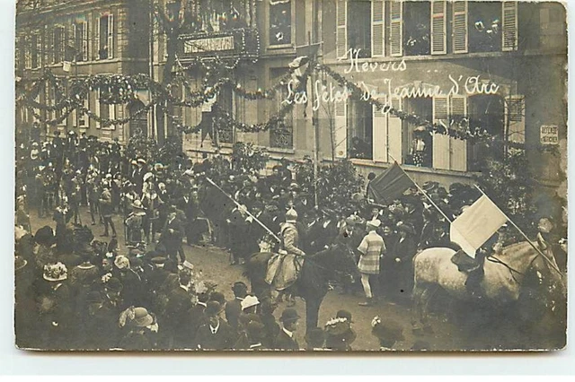 Carte Photo - NEVERS - Les Fêtes de Jeanne d'Arc - Défilé - ST143 - 115