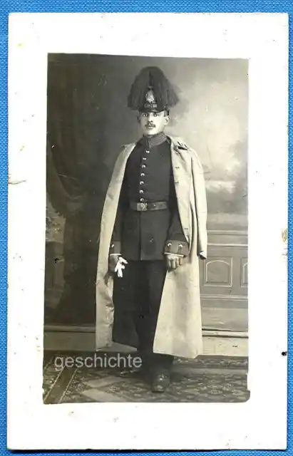 Foto, Soldat in Ausgeh-Uniform, Pickelhaube, Paradebusch, Manrtel, um 1915 !!!