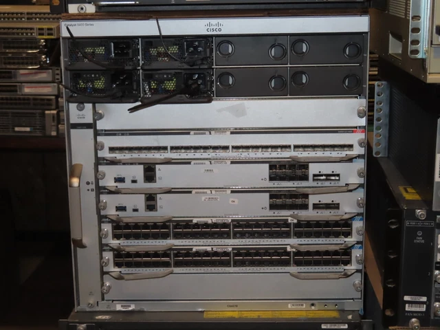 Cisco C9407R + 4 power supply + 2x C9400-LC-48U + 2x C9400-SUP-1 + C9400-LC-24XS