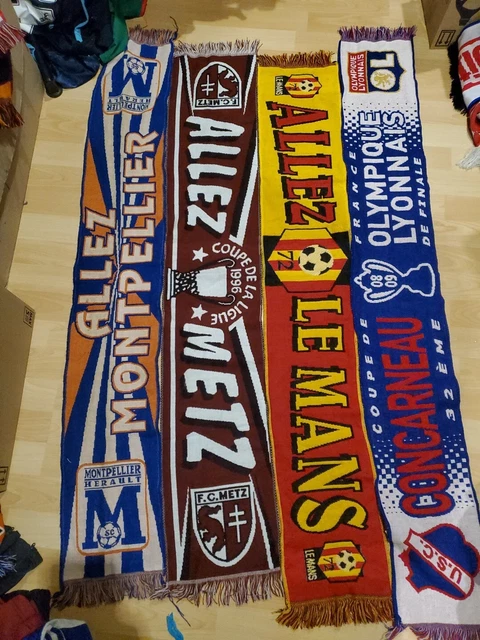 lot de 34 écharpes Football vintage