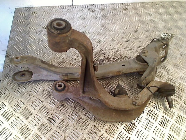 Bras De Suspension Bas Arrière Droit Avec Numéro D'article 700 Stock