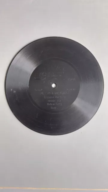 gramophone,phonographe,Grammophon,HMV,disque Berliner Chanté Par Madame Betty