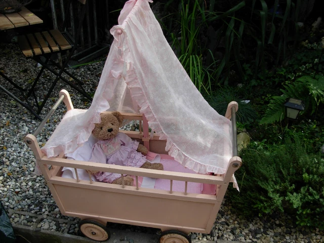 JOUET LIT ROSE poup e ancien sur roue en bois poussette poupon