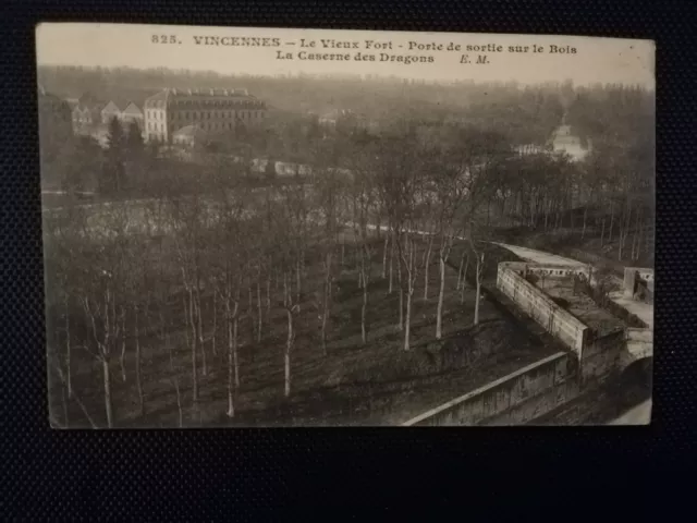 CPA 94 VINCENNES - Le Vieux Fort - Porte de Sortie sur le Bois