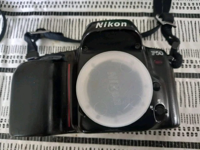 Appareil Photo Argentique Nikon F50 Boîtier Noir, 35 Mm, Exposition Auto, Flash Intégré, Testé