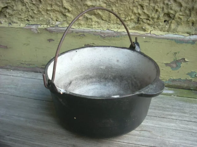 Antique MARIETTA PA 2 Qt Cast Iron Pot Dutch Oven Sauce Pan Heat Fire Ring