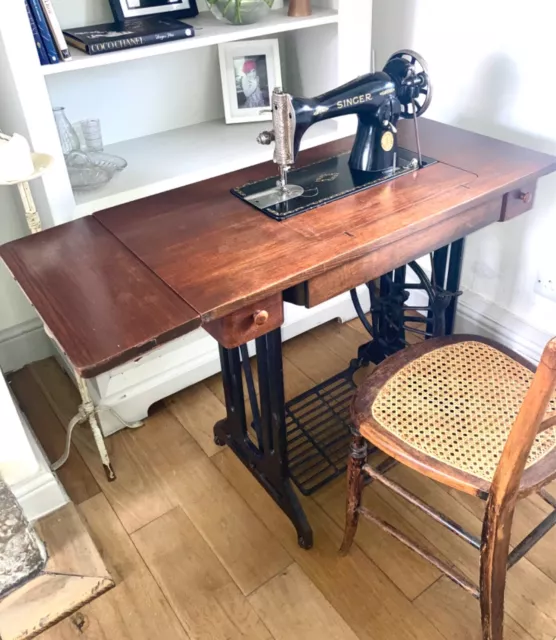 Superb Singer Sewing Machine 66 Foot Treadle Table Iron Base Hand Crank Monza