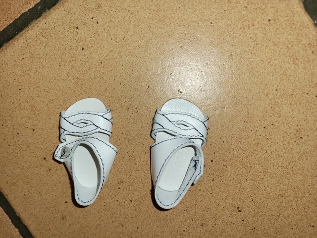 Chaussures En Cuir Poupees Modes Et Travaux  Neuves