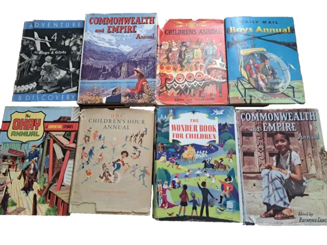 Bundle of 8 vintage annuals with dustjackets, good condition, vintage
