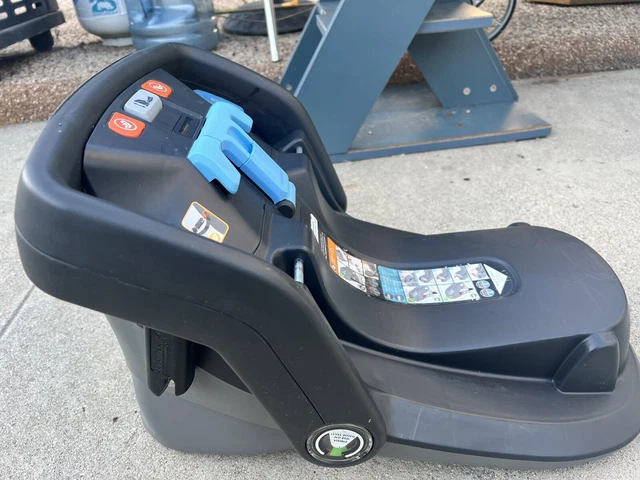 UppaBaby Mesa Car Seat Base - Used excellent condition do not use after 4/20/24