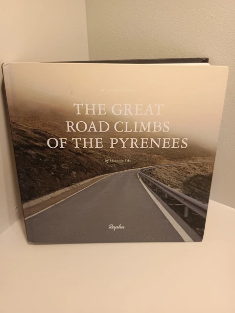 本 THE GREAT ROAD CLIMBS OF THE PYRENEES