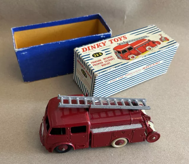 1:43 Dinky Toys France (32 E) Berliet Fire Van