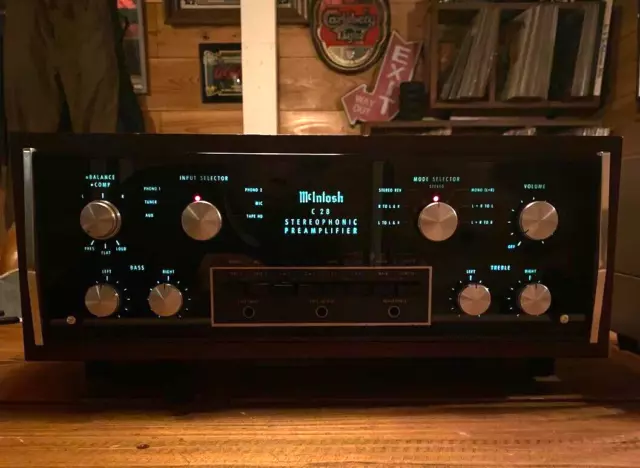 Mcintosh C28 Preamplifier Maintained wooden case