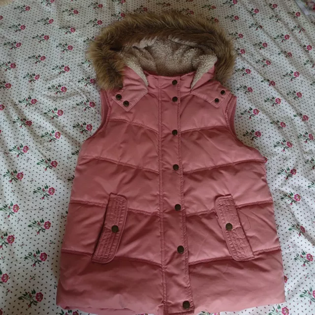 Fat Face girl's gilet pink with fleece lining, faux fur trim hood size 12-13 yrs
