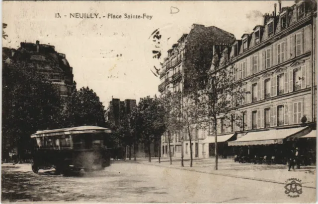 CPA NEUILLY Place Sainte-Foy - Bus (114955)