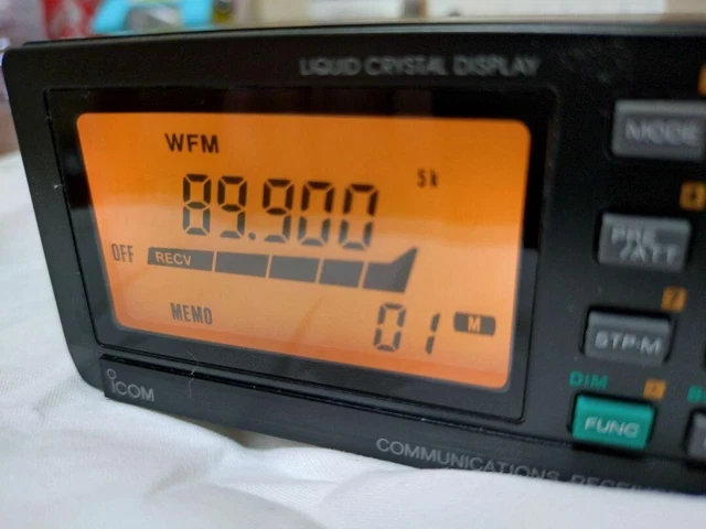 Icom R100 Backlight RÉCEPTEUR LARGE BANDE ICOM IC-R100 d'occasion testé fonctionne bien ...
