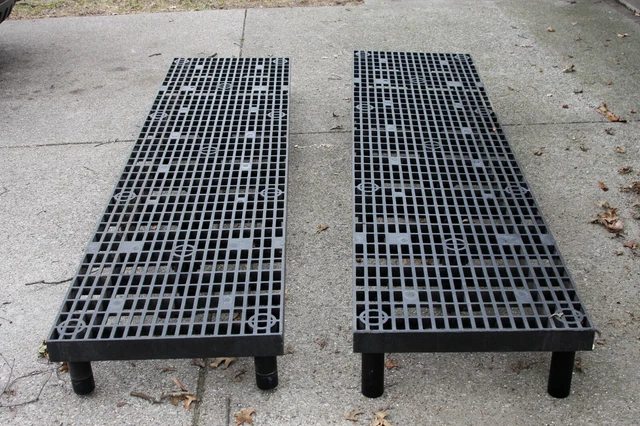 STRUCTURAL PLASTICS D9624 96x24 inch Polyethylene Dunnage Rack