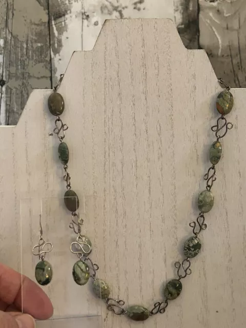 Green Agate Earrings And Necklace Set With Sterling Silver Clasp 18 Inch