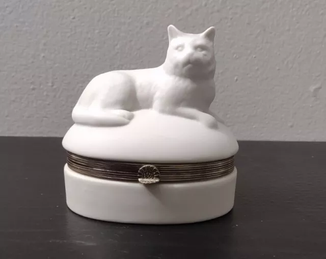 Vintage White Cat Trinket Box with Hinged Lid Mann Japan ceramic or porcelain