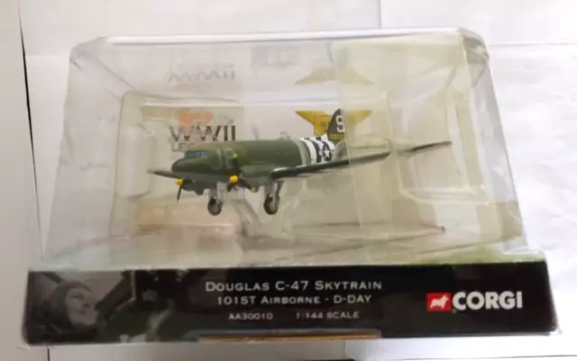 CORGI AA30010  DOUGLAS C-47 SKYTRAIN '101st AIRBORNE - D-DAY 1944' WW2 LEGENDS