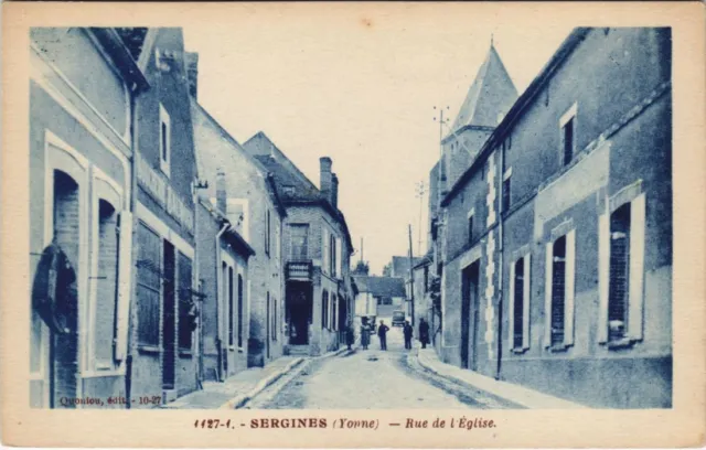 CPA SERGINES Rue de l'Eglise (49111)