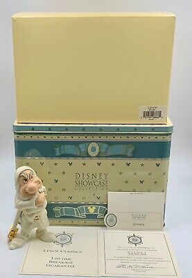 disney showcase collection seven dwarfs
