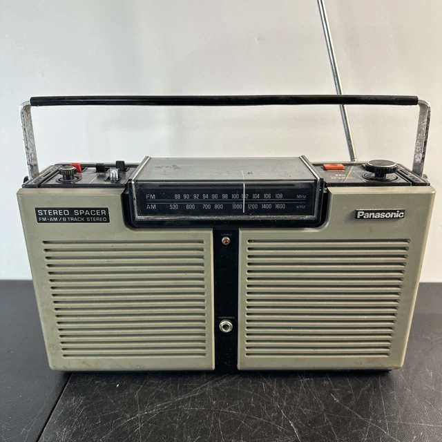 Radio Panasonic RF-7050 8 Pistes Radio Portable Panasonic RF-7050 AM/FM/8 Pistes - Stéréo - Occasion - Fonctionne Très Bien Matériel Audio Ancien Fonctionnel