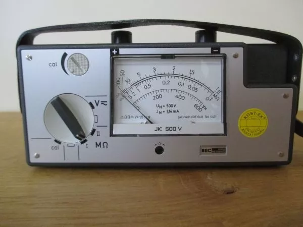 Isolationsmesser JK 500 V  BBC  Goerz   Metrawatt Isolationsprüfgerät  K17/359 2