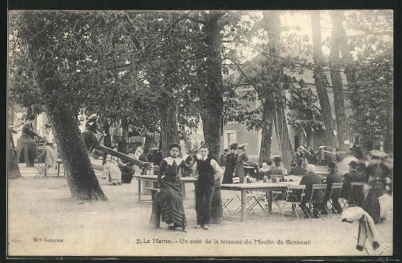 CPA La Marne, un coin de la terrasse du Moulin de Bonneuil