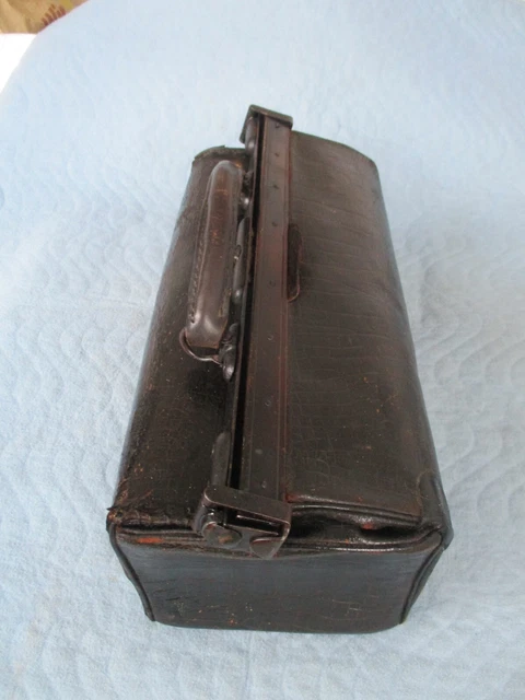 Antike Ledertasche  Arzttasche 8