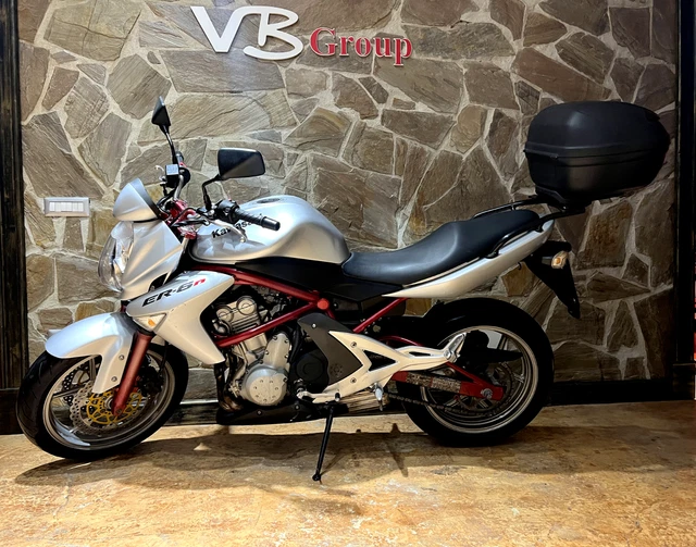Motociclo Kawasaki ER6N 2005