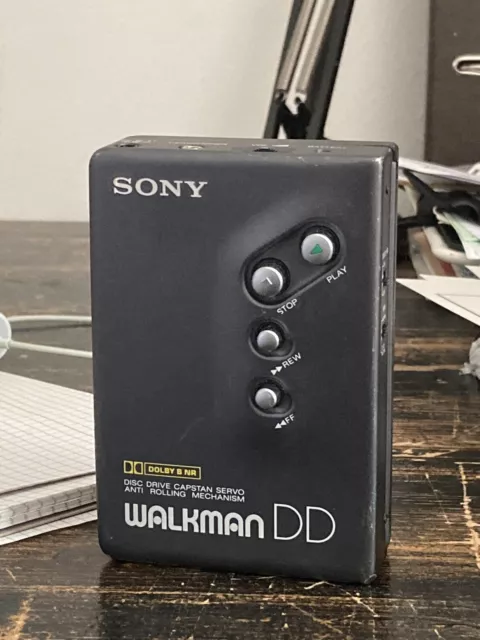 Sony Walkman WM-DD11  Cassette Player (1990-92)
