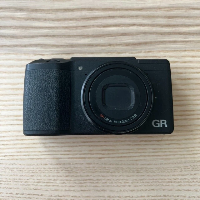 Ricoh GR II 16.2 MP APS-C Digital Camera + Batteries (Only 841 shots) 2