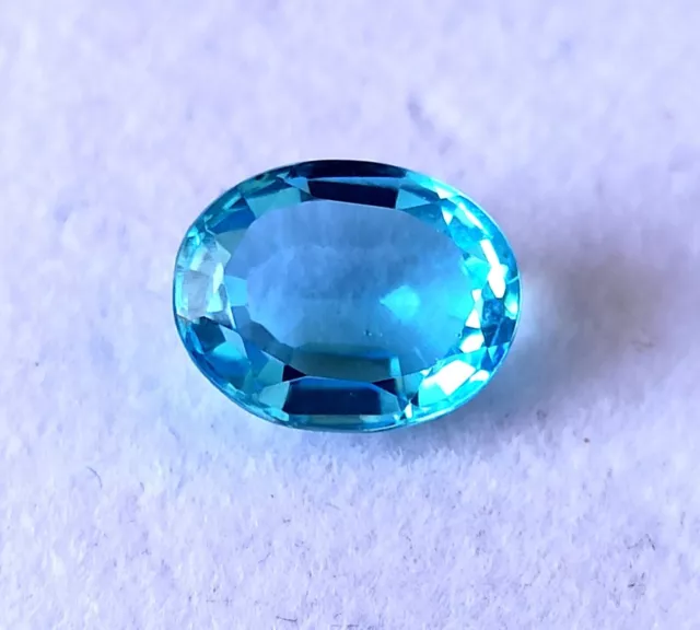 Pierre précieuse brésilienne en vrac de forme ovale naturelle 2,80 carats...