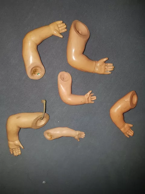 Alte Schildkröt Puppen Reste Konvolut Arme  Bebi   u. a.  defekt