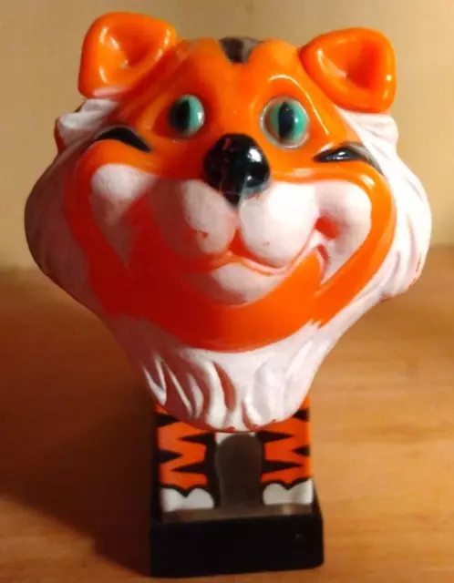 Vintage Tony the Tiger Salt & Pepper Shaker, 1974 Pat. Pend. Whirley, IN. 103A