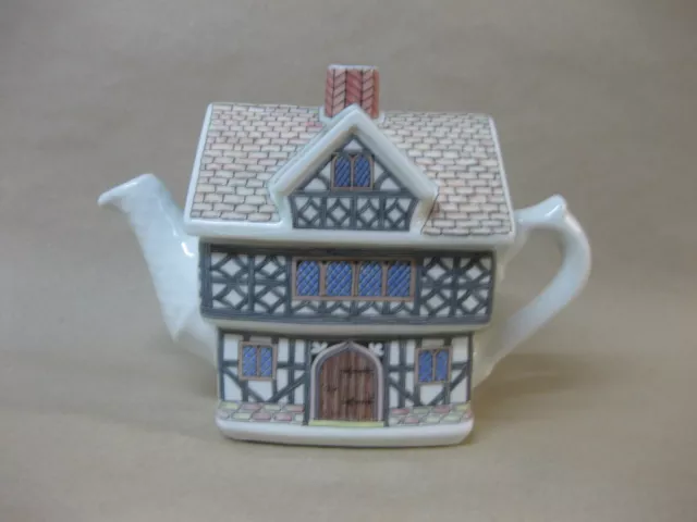 Sadler Teapot Tudor House English Country Houses Collector / Novelty Teapot 4437