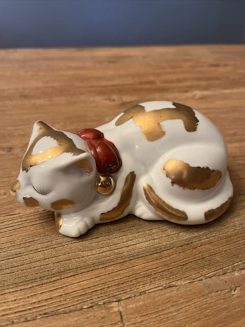 Kutani Sleeping Cat Japanese Porcelain 5.5" Hand Painted Mid Century MCM Gold