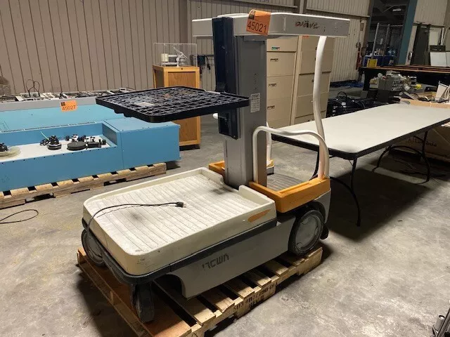 2015 CROWN WAV 50-118 Work Assist Vehicle Man-Up Order Picker