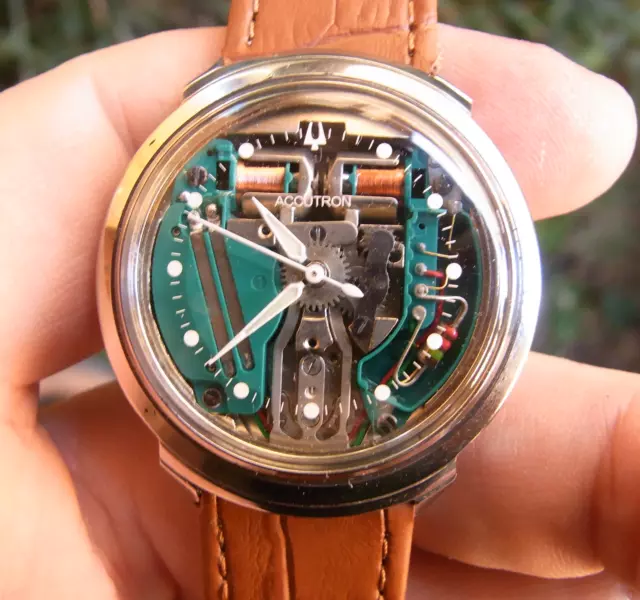 Bulova accutron spaceview 214 prezzo deals