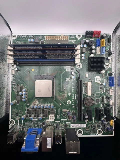 Lot Carte Mère GIGABYTE + CPU AMD A8 3870 + RAM CORSAIR DDR3 - Socket FM1