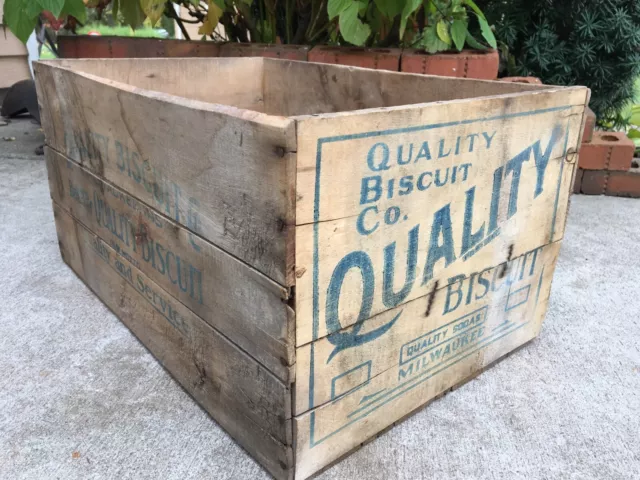 Vintage Wooden Crate Quality Biscuit Soda Cracker Milwaukee Wisconsin Wood Box