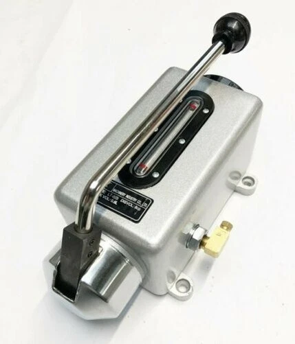 LEADERMAC Manual Bed Lube Pump LT-8 (LMC 0039H)