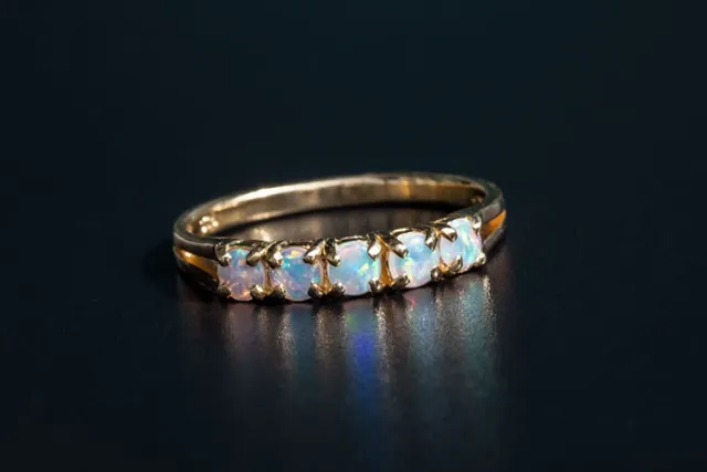 Ewigkeit Australischer Solid Rund Opal Ring 14K Gelbgold Ehering Regenbogen