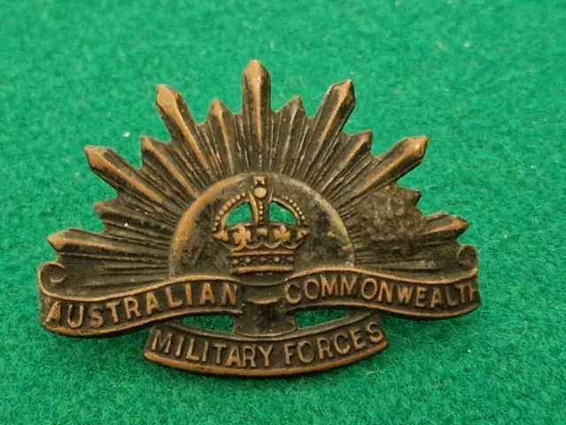 WW2 42 mm Australian Commonwealth Military Forces Cap Badge #1