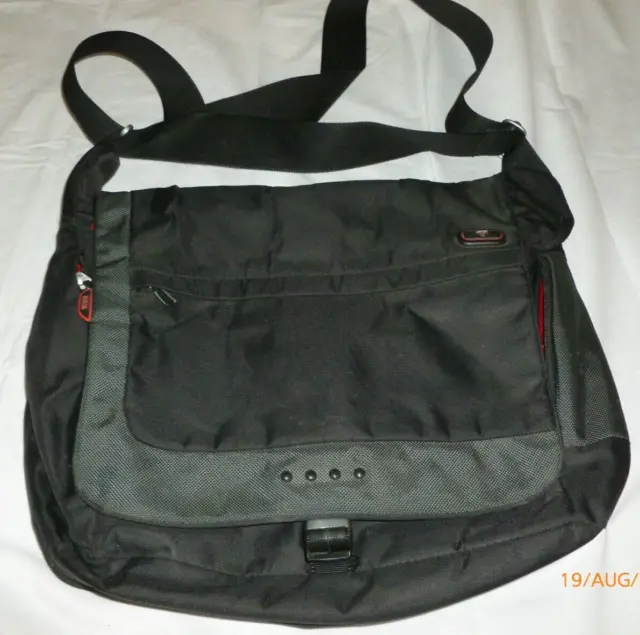 Tumi T-Tech Large Essential Gear Black Expandable Messenger Bag 05112D